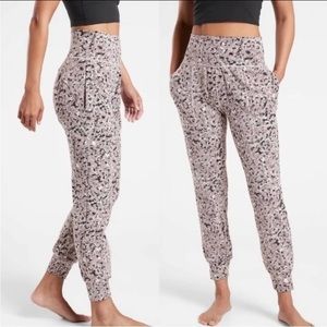 Athleta salutation textured joggers